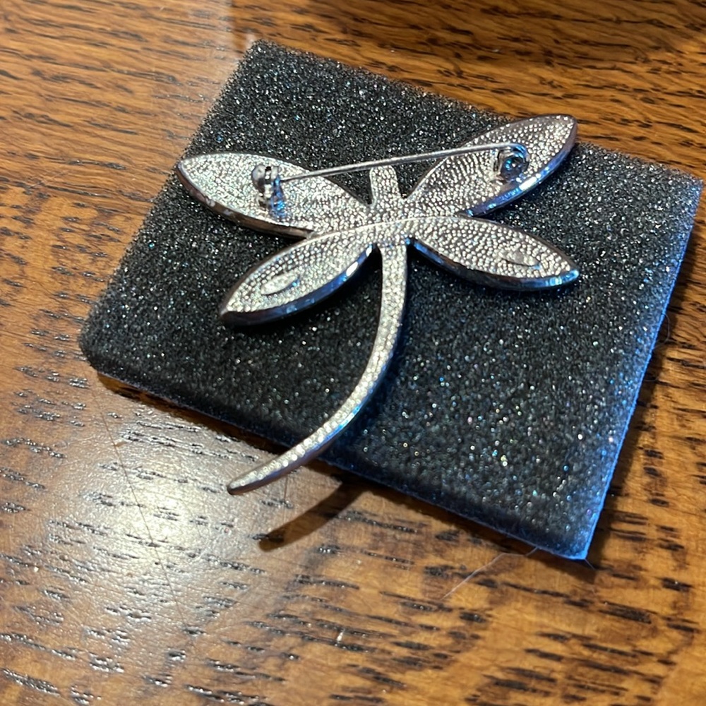 Avon Butterfly pin. New/vintage - Picture 2 of 3